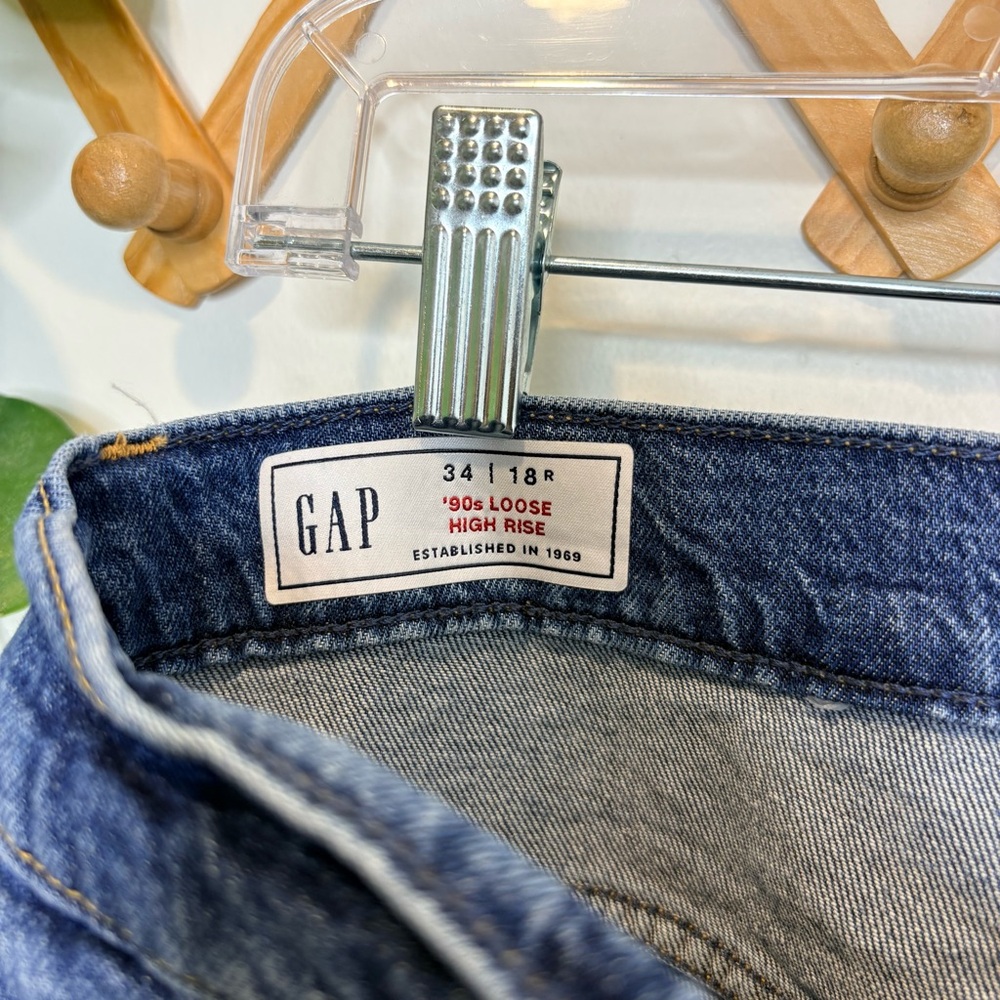 GAP 90’s Loose High Rise Distressed Jeans - Picture 5 of 7